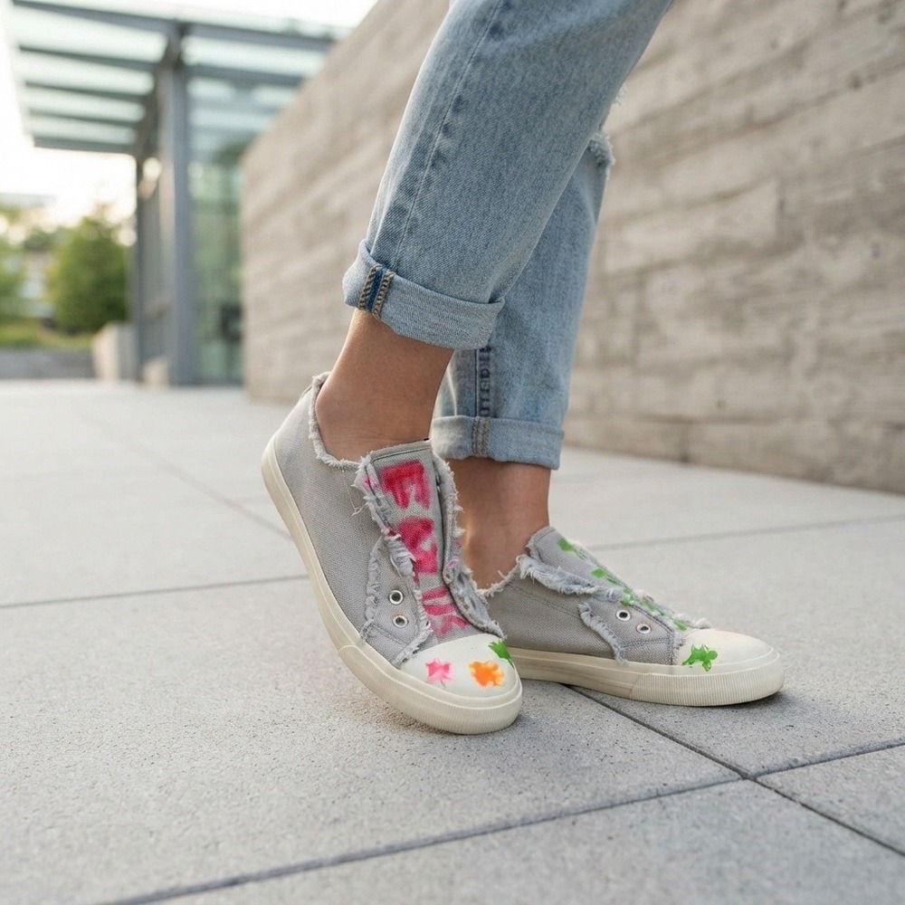 Sincerely Jules Vinnie Slip On Sneakers Womens 8.5 Gray Distressed Canvas Frayed